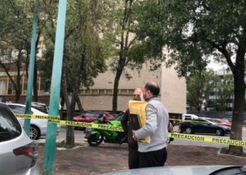 Alumno de la UNAM se quita la vida tras aventarse en el Plantel