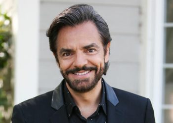 Eugenio Derbez se burla de Paseo de la Reforma; cibernautas lo critican