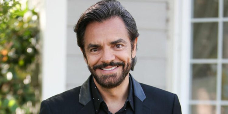 Eugenio Derbez se burla de Paseo de la Reforma; cibernautas lo critican