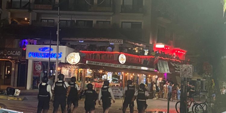 Aseguran dosis de droga en «El Taco Loco» y el «Chillys Willis», en Playa del Carmen