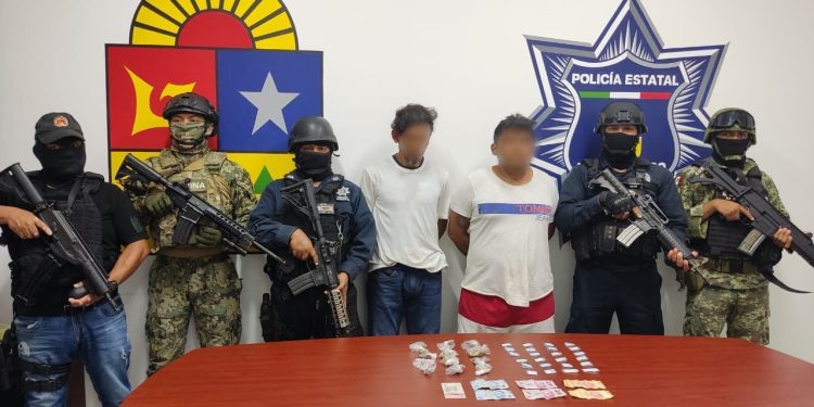 A disposición de la FGE: Dos presuntos narcomenudistas detenidos en Tulum