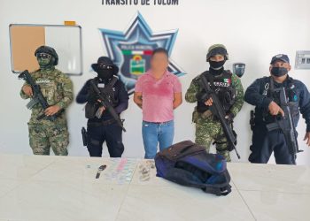Detienen a masculino en medio de persecución y se le encontró presunta droga