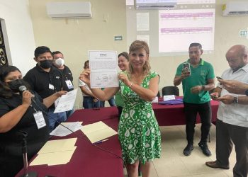 Susy Hurtado recibe constancia de Diputada electa para la XVII Legislatura