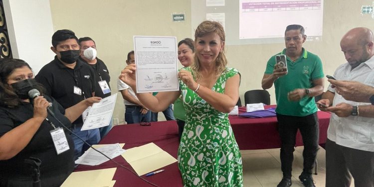 Susy Hurtado recibe constancia de Diputada electa para la XVII Legislatura