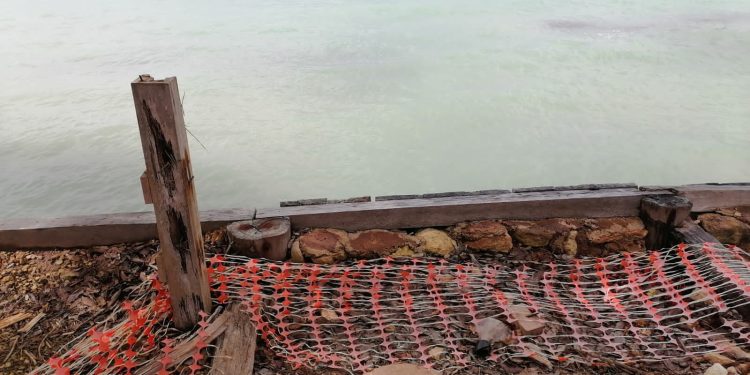 Obras de remodelación paradas en zona turística de Calderas