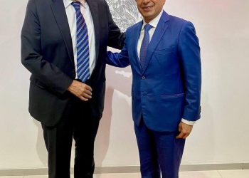 Se reúne Carlos Joaquín con Adán Augusto López