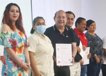 Realiza la CROC la entrega de Certificados de Competencia Laboral a varios trabajadores