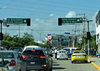 Otro mega apagón en la Península deja avenidas sin semáforos en Cancún