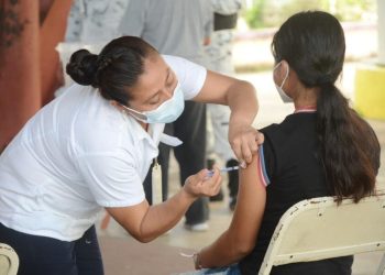 Se rebasan 400 casos diarios de Covid