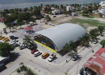 Carlos Joaquín supervisó y entregó obra pública por más de 136 millones en Mahahual