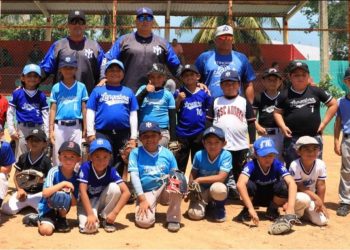Langosteros de Isla se quedan con triangular de béisbol infantil