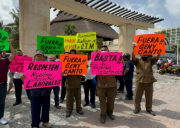 Más de 70 trabajadores del hotel Gran Park Royal se manifiestan por despido injustificado en Cozumel