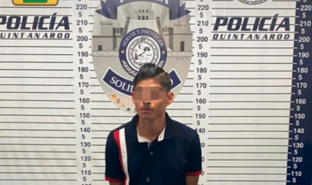 Aseguran a presunto narcomenudista afuera de un bar en Playa del Carmen