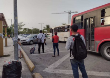 Piden mantenimiento para paraderos de transporte público en Cancún