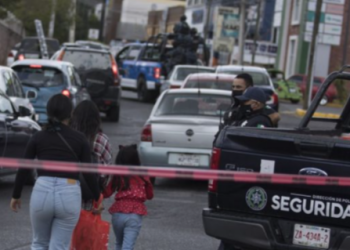 SSP de Zacatecas asegura que un grupo armado irrumpió en un bar para secuestrar a una persona