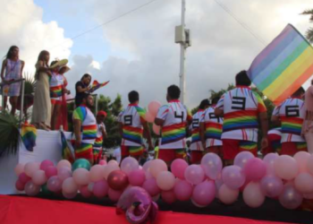 Más de 3 mil 500 personas convocó la marcha del orgullo gay en Cancún