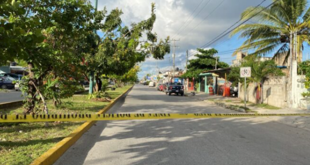 Ataque armado en lavadero de coches en Cancún deja dos heridos de bala