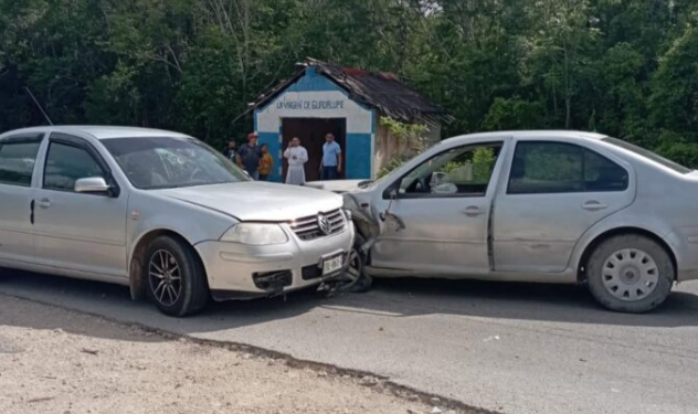 Se estrellan tres vehículos en zona rural de Felipe Carrillo Puerto