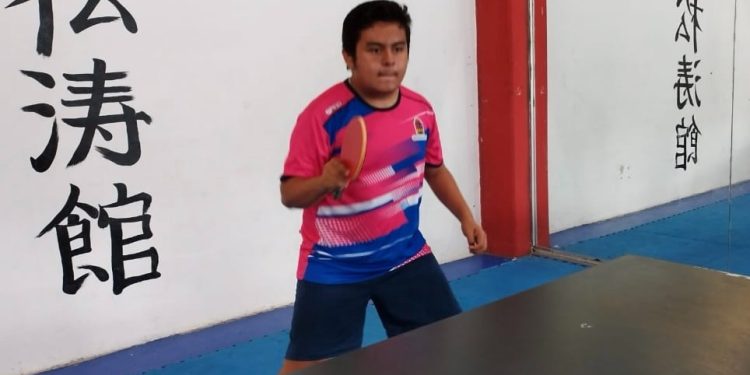 Alan Euan García, atleta de Tenis de Mesa entrena desde la capital del estado, para los Nacionales CONADE 2022