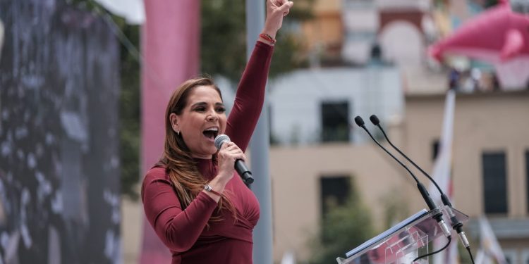 Acude Mara Lezama a encuentro de unidad de Morena nacional