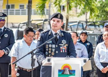 Ayuntamiento de Tulum rinde honores a policías caídos en el cumplimiento del deber