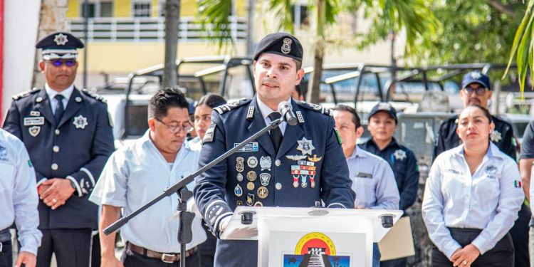 Ayuntamiento de Tulum rinde honores a policías caídos en el cumplimiento del deber