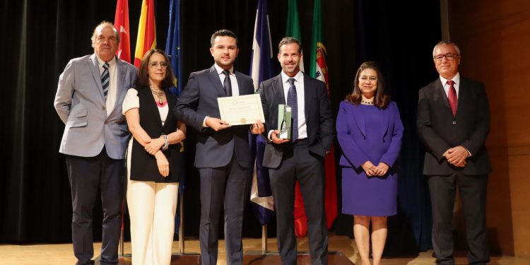 Reconocen a municipio de Benito Juárez y red ambiental con escoba de plata