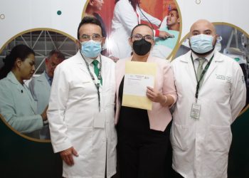 IMSS de Playa del Carmen recibe constancia de Salubridad General