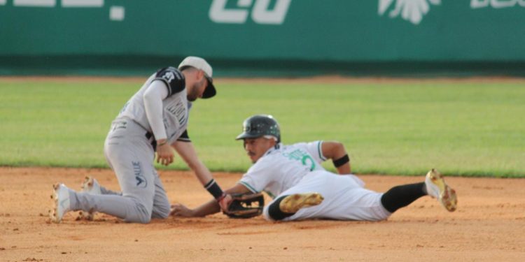 Tigres empareja la serie con joya monticular de Terance Marin