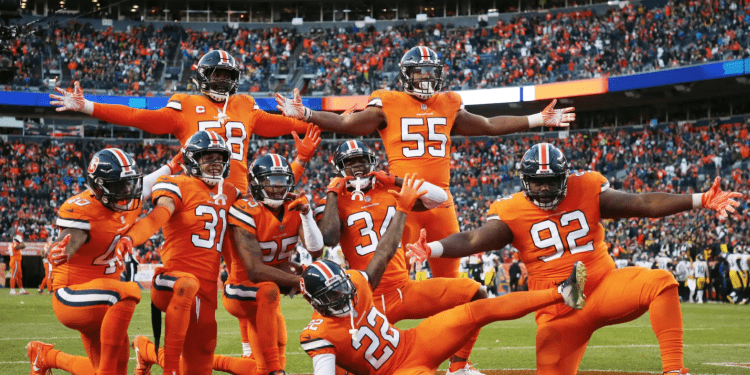 Los Walton comprarán a los Broncos de Denver