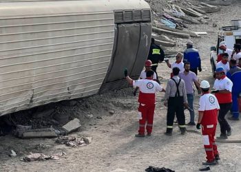 Al menos 21 personas mueren y otras resultaron heridas en un tren de Irán