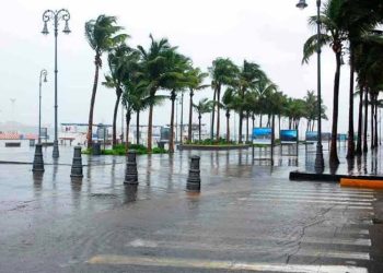 Se preparan en Veracruz para fuertes lluvias