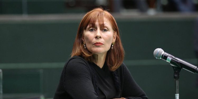 AMLO promueve a Tatiana Clouthier para presidenta 2024
