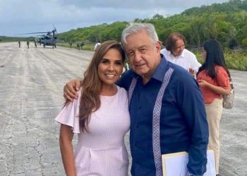 Saluda Mara Lezama a AMLO a su llegada a Tulum