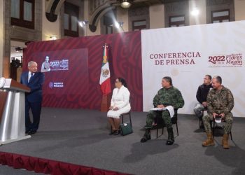Le echa flores de nuevo AMLO a Carlos Joaquín