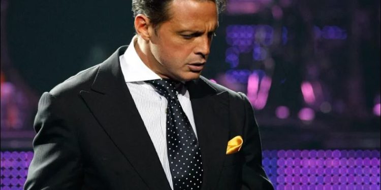 Luis Miguel hace firmar contrato de confidencialidad a todas sus parejas para que no puedan hablar de él y su relación