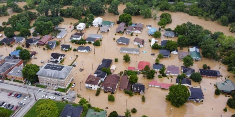 Aumenta a 26 fallecidos por inundación en Kentucky, EU; se sigue la búsqueda de personas desaparecidas