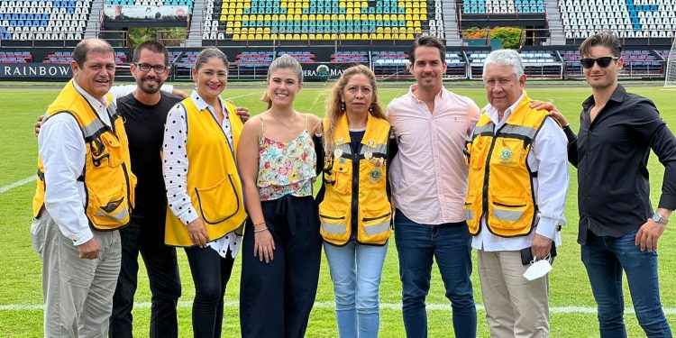 Cancún FC y Club de Leones Cancún Turquesa A.C. unen esfuerzos por ‘un millón de pasitos’