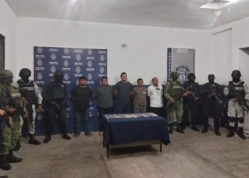 Aseguran a grupo armado en taxi de José María Morelos