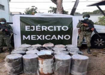 Aseguran cargamento de marihuana en camioneta de la SESA