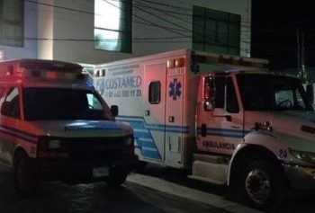 Policía resulta herido en aparente pleito en el restaurante Rosa Negra en Tulum
