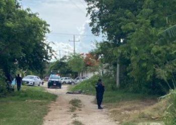 Hallan dos cuerpos embolsados cerca de un templo en Cancún