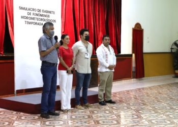 Realizan simulacro de gabinete ante la posible llegada de un huracán