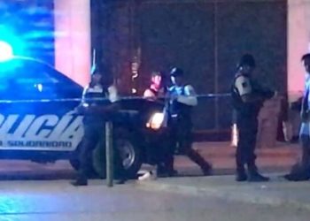 Intentan ejecutar a narcomenudista en la Quinta avenida de Playa del Carmen