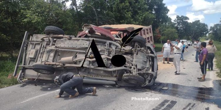 Repartidor de Bimbo fallece tras chocar contra un volquete en la vía Cancún – Leona Vicario