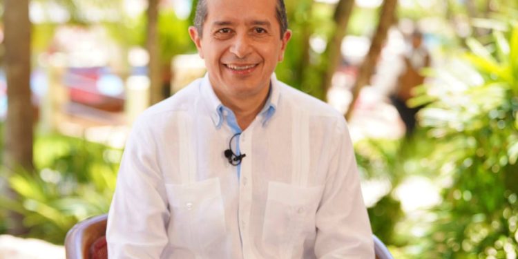 Con Carlos Joaquín, en salud pública se promovieron mejoras en infraestructura, equipamiento y recurso humano