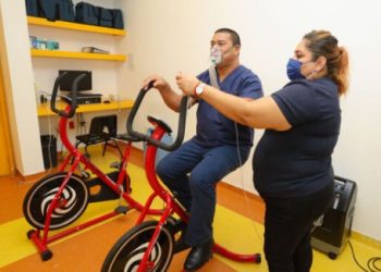 DIF Quintana Roo brinda apoyo a afectados en el Pabellón de Rehabilitación Pulmonar Post Covid-19