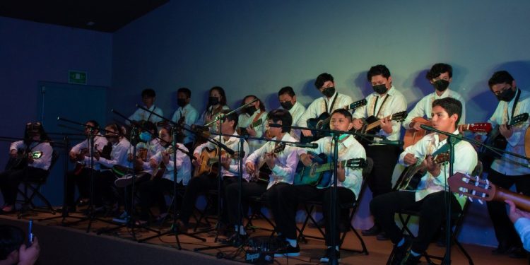 Gran noche musical con la Rondalla de la FPMC
