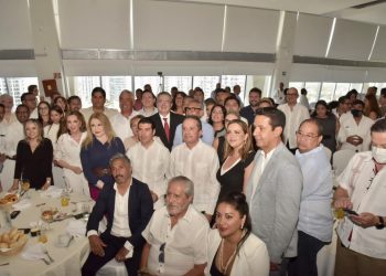 Marcelo Ebrard resalta ante Carlos Joaquín y empresarios las bondades de Quintana Roo