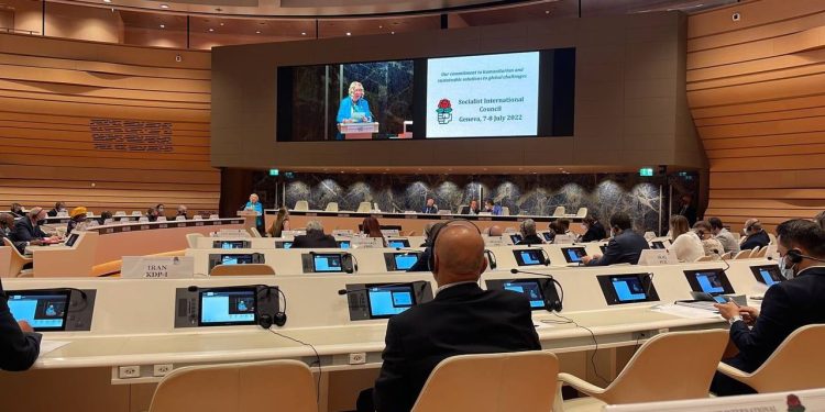 El Gobierno de México busca debilitar a los partidos de oposición y a los opositores, denuncia Alejandro Moreno en las naciones unidas